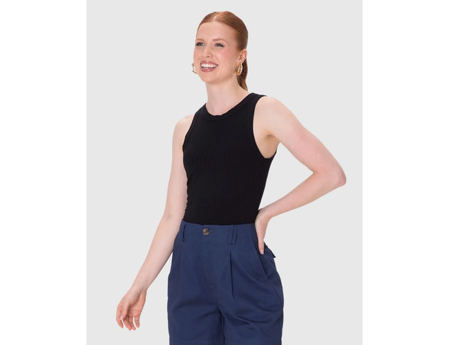 Regata Básica Malwee Feminina Long Cropped Em Malha Canelada De Viscose 1000113554 - AtacadoRegata Básica Malwee Feminina Long Cropped Em Malha Canelada De Viscose 1000113554 - Atacado