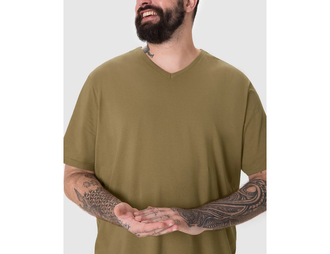Camiseta Básica Malwee Masculina Plus Size Decote V Manga Curta Em Algodão 1000137166 - Atacado