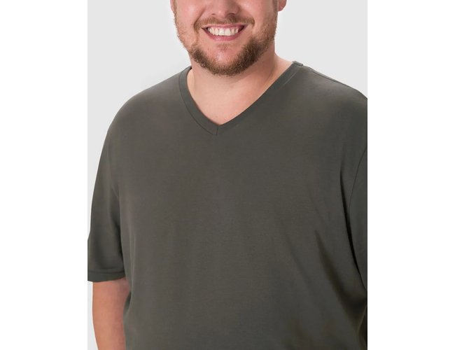 Camiseta Básica Malwee Masculina Plus Size Decote V Manga Curta Em Algodão 1000137166 - Atacado